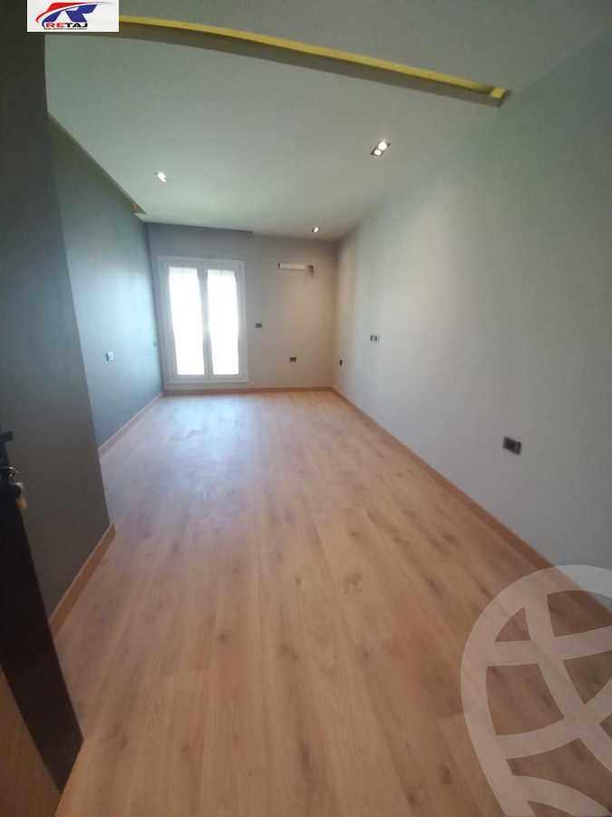 https://aqarmap.com.eg/en/listing/4328124-for-sale-cairo-new-cairo-compounds-mountain-view-hyde-park