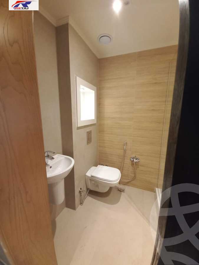 https://aqarmap.com.eg/en/listing/4328124-for-sale-cairo-new-cairo-compounds-mountain-view-hyde-park
