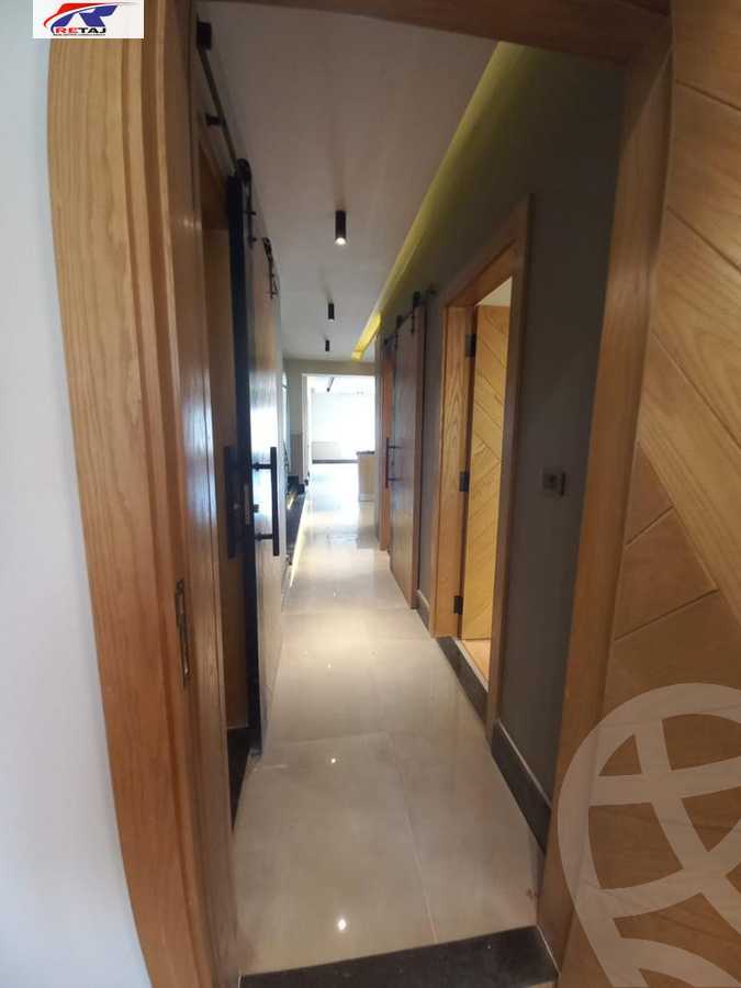 https://aqarmap.com.eg/en/listing/4328124-for-sale-cairo-new-cairo-compounds-mountain-view-hyde-park