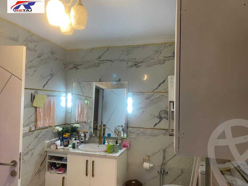 https://aqarmap.com.eg/ar/listing/4357274-for-sale-cairo-new-cairo-compounds-moon-valley