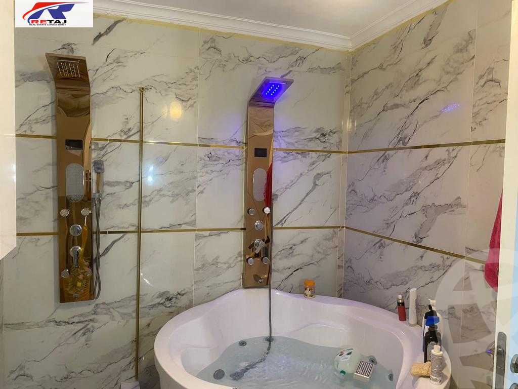 https://aqarmap.com.eg/ar/listing/4357274-for-sale-cairo-new-cairo-compounds-moon-valley