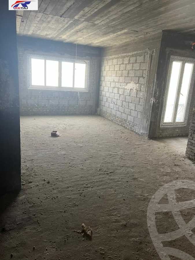 https://aqarmap.com.eg/en/listing/4365681-for-sale-cairo-new-cairo-compounds-mountain-view-hyde-park