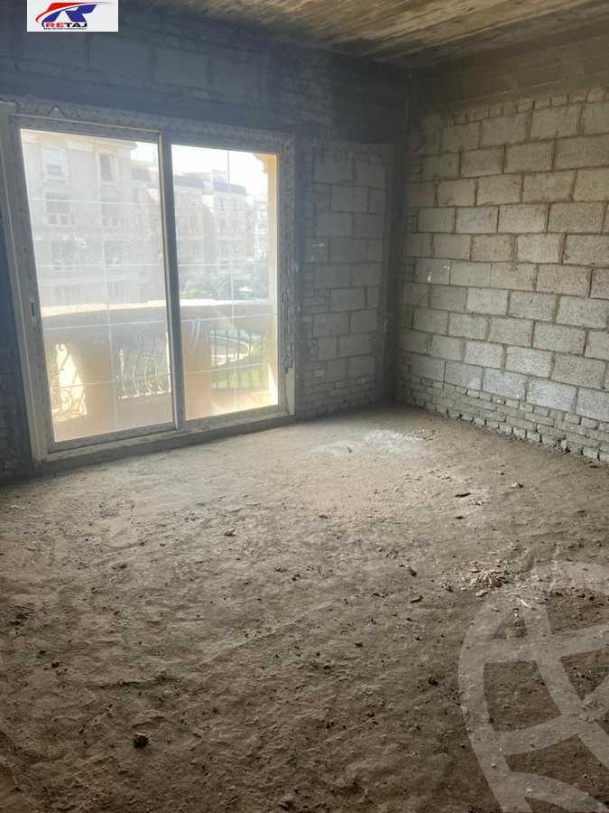 https://aqarmap.com.eg/en/listing/4365681-for-sale-cairo-new-cairo-compounds-mountain-view-hyde-park
