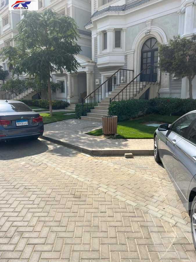 https://aqarmap.com.eg/en/listing/4365681-for-sale-cairo-new-cairo-compounds-mountain-view-hyde-park
