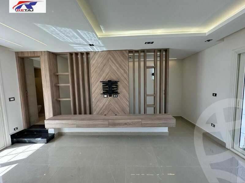 https://aqarmap.com.eg/ar/listing/4819401-for-rent-cairo-new-cairo-compounds-mountain-view-hyde-park