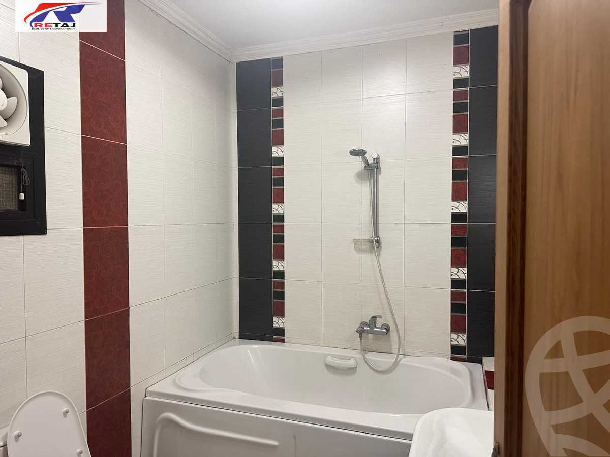 https://aqarmap.com.eg/en/listing/5029884-for-sale-cairo-new-cairo-el-ahyaa-fifth-neighborhood-street-44