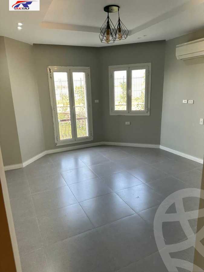 https://aqarmap.com.eg/ar/listing/5236182-for-sale-cairo-new-cairo-compounds-mountain-view-hyde-park