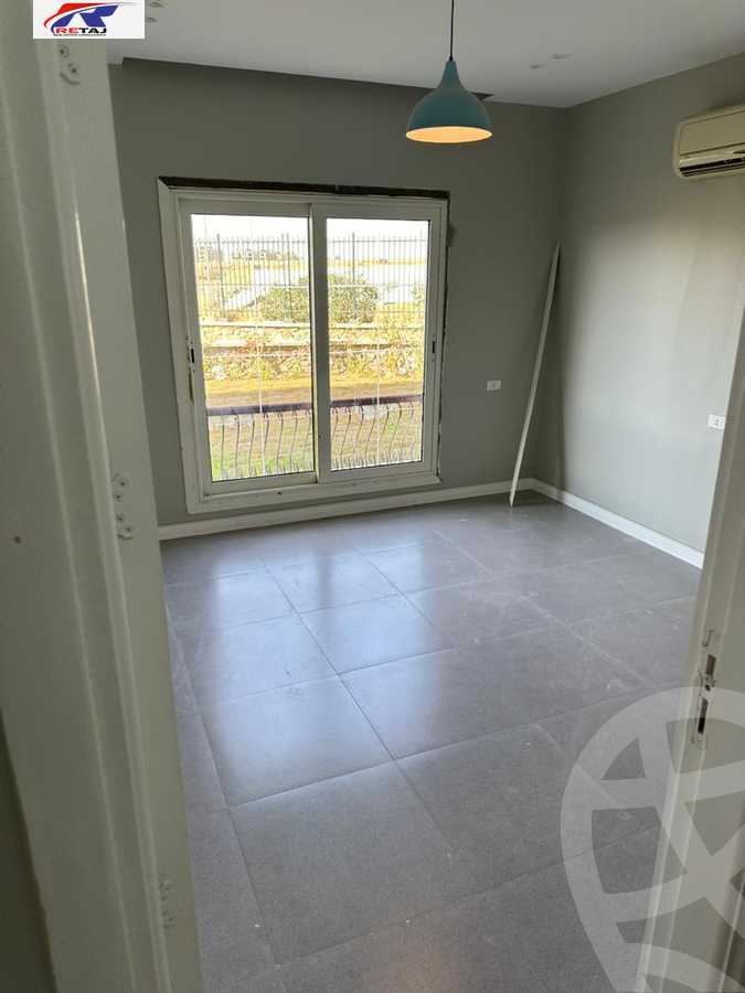 https://aqarmap.com.eg/ar/listing/5236182-for-sale-cairo-new-cairo-compounds-mountain-view-hyde-park