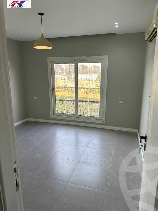 https://aqarmap.com.eg/ar/listing/5236182-for-sale-cairo-new-cairo-compounds-mountain-view-hyde-park