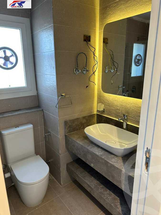 https://aqarmap.com.eg/ar/listing/5236182-for-sale-cairo-new-cairo-compounds-mountain-view-hyde-park