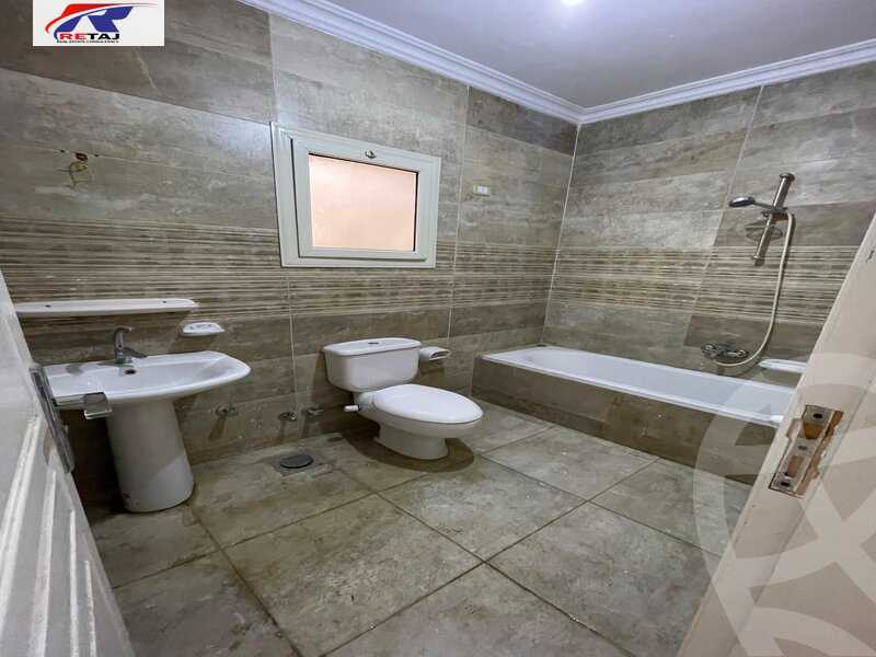 https://aqarmap.com.eg/ar/listing/5335721-for-rent-cairo-new-cairo-ganob-el-akadamiya-south-academy-a-zaid-ebn-haretha-st