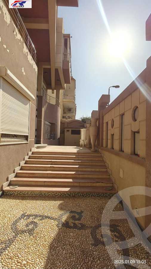 https://aqarmap.com.eg/en/listing/5695888-for-sale-cairo-new-cairo-el-ahyaa-second-neighborhood-street-70