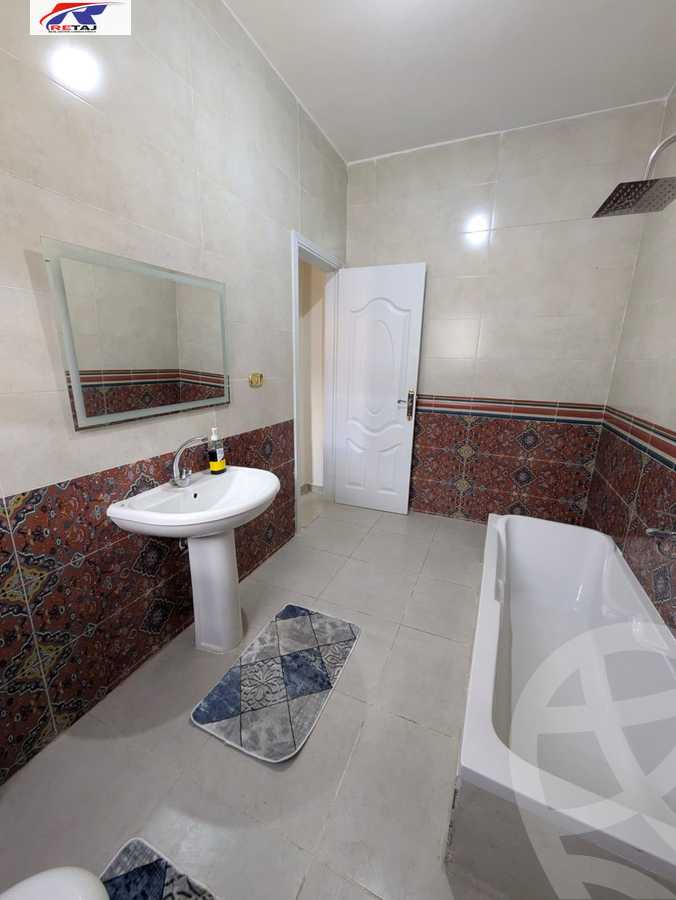 https://aqarmap.com.eg/en/listing/5879354-for-sale-cairo-el-shorouk-lhy-lthlth-shrq-neighbourhood-6-ahmed-farid-st