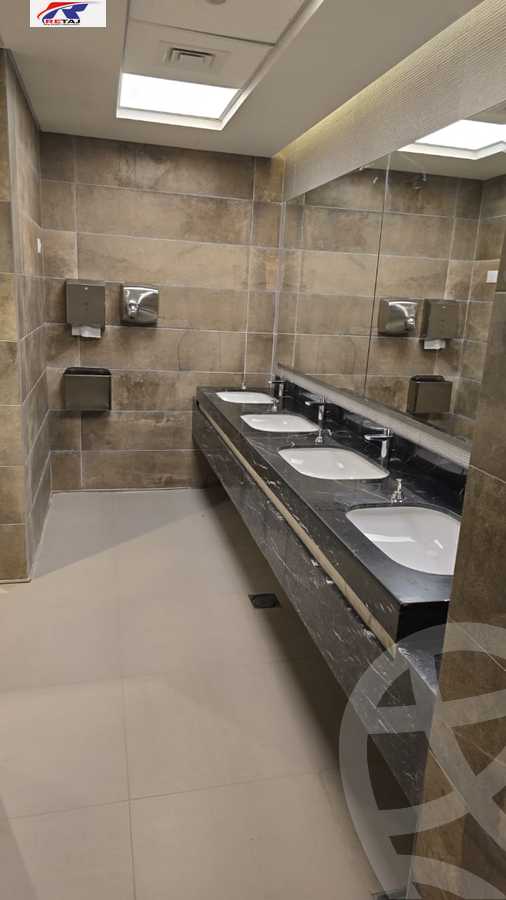 https://aqarmap.com.eg/en/listing/5883040-for-rent-cairo-new-cairo-compounds-hyde-park-business-district