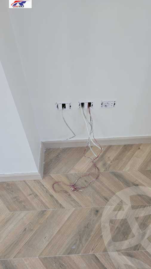 https://aqarmap.com.eg/en/listing/5883040-for-rent-cairo-new-cairo-compounds-hyde-park-business-district