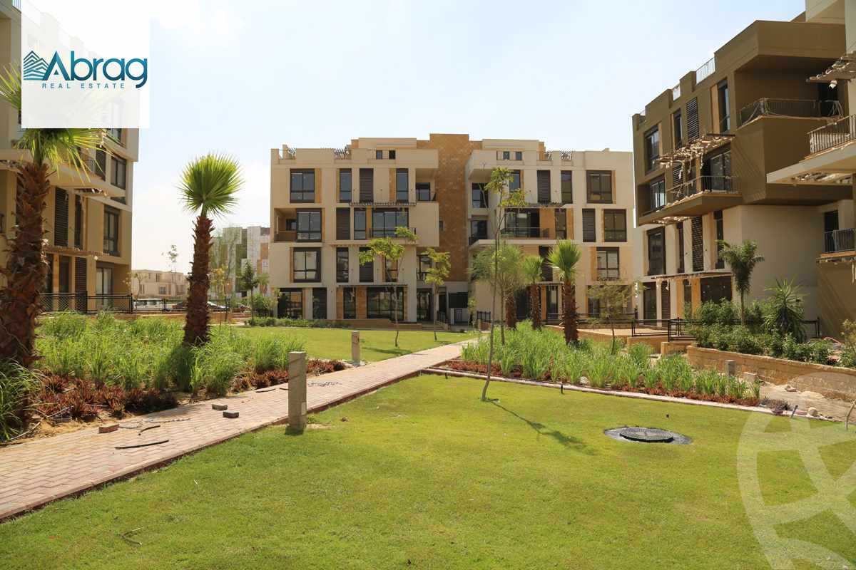 https://aqarmap.com.eg/ar/listing/5963117-for-sale-cairo-el-sheikh-zayed-city-compounds-kmbwnd-wyst-twn-swdyk