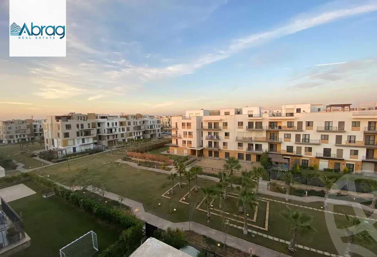 https://aqarmap.com.eg/ar/listing/5963117-for-sale-cairo-el-sheikh-zayed-city-compounds-kmbwnd-wyst-twn-swdyk
