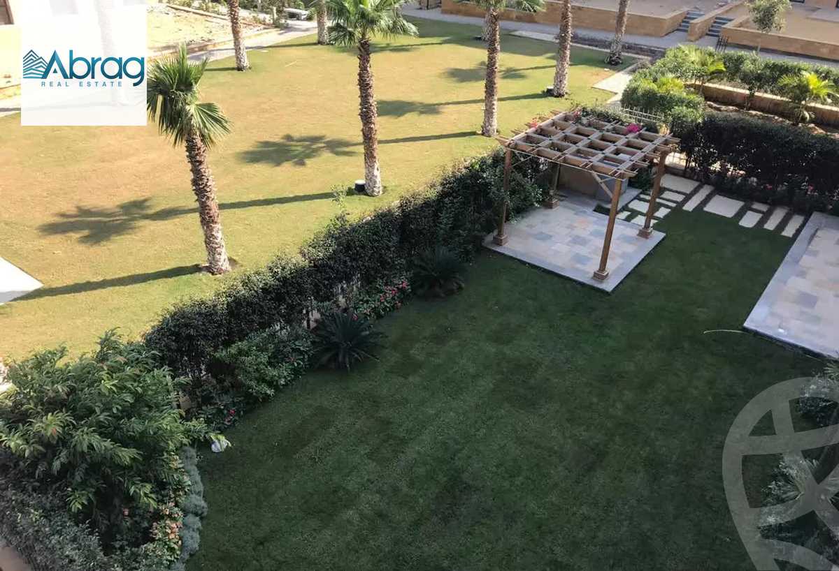 https://aqarmap.com.eg/ar/listing/5963117-for-sale-cairo-el-sheikh-zayed-city-compounds-kmbwnd-wyst-twn-swdyk