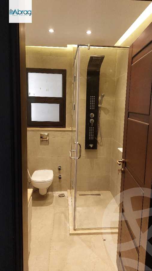 https://aqarmap.com.eg/ar/listing/3657842-for-sale-cairo-el-sheikh-zayed-city-compounds-kmbwnd-wyst-twn-swdyk