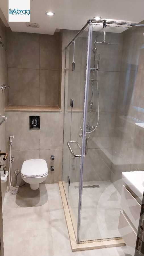 https://aqarmap.com.eg/ar/listing/3657842-for-sale-cairo-el-sheikh-zayed-city-compounds-kmbwnd-wyst-twn-swdyk