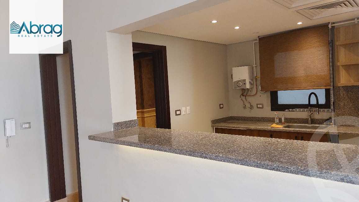 https://aqarmap.com.eg/ar/listing/3657842-for-sale-cairo-el-sheikh-zayed-city-compounds-kmbwnd-wyst-twn-swdyk
