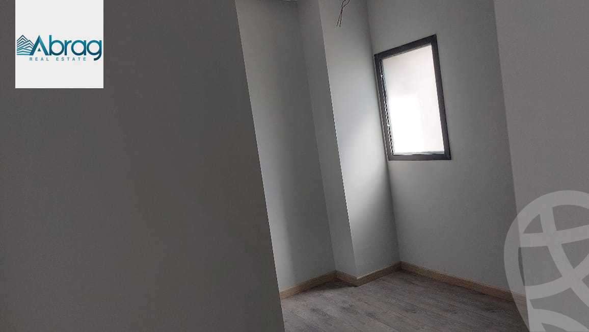 https://aqarmap.com.eg/ar/listing/3657842-for-sale-cairo-el-sheikh-zayed-city-compounds-kmbwnd-wyst-twn-swdyk