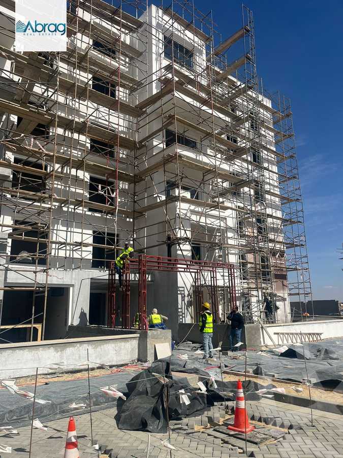 https://aqarmap.com.eg/en/listing/4118602-for-sale-cairo-el-sheikh-zayed-city-compounds-kmbwnd-fyldj-wyst-dr-llttwyr