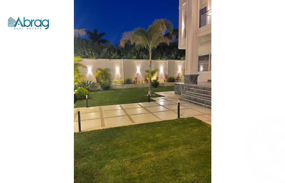 https://aqarmap.com.eg/en/listing/5454771-for-sale-cairo-el-sheikh-zayed-city-compounds-royal-city