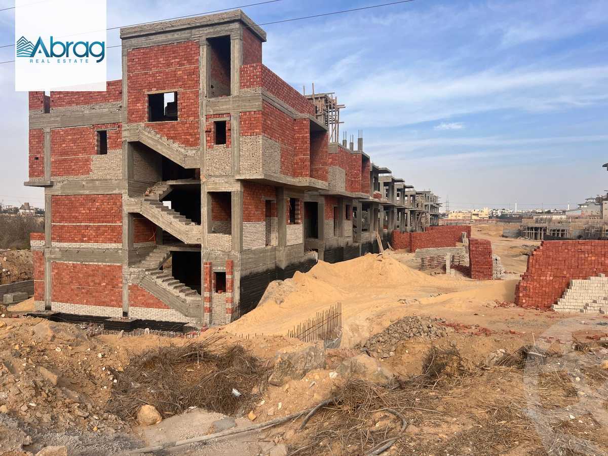 https://aqarmap.com.eg/ar/listing/5741553-for-sale-cairo-el-sheikh-zayed-city-lshykh-zyd-ljdyd-zayed-greens-3-compound-location