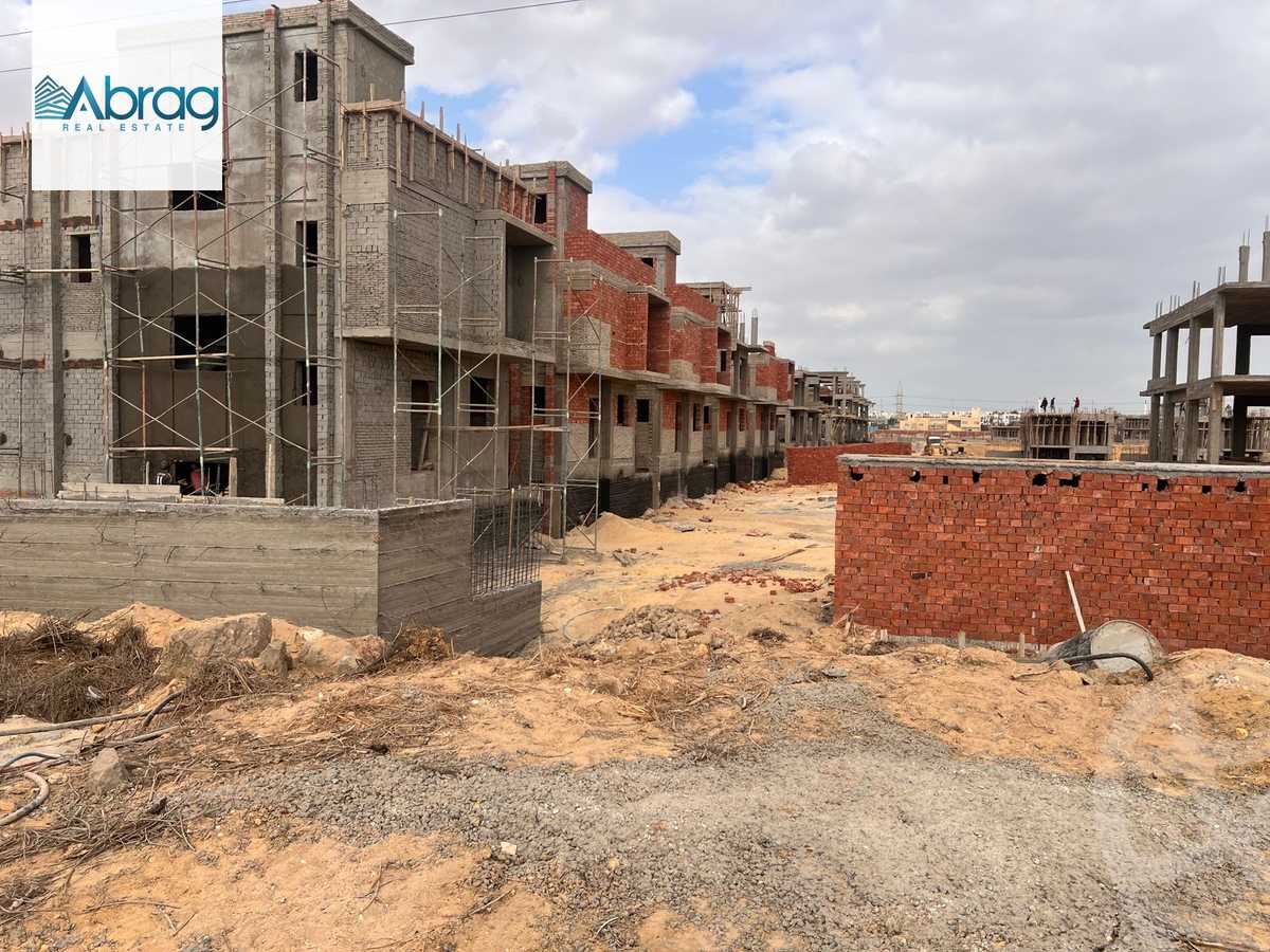 https://aqarmap.com.eg/ar/listing/5741553-for-sale-cairo-el-sheikh-zayed-city-lshykh-zyd-ljdyd-zayed-greens-3-compound-location