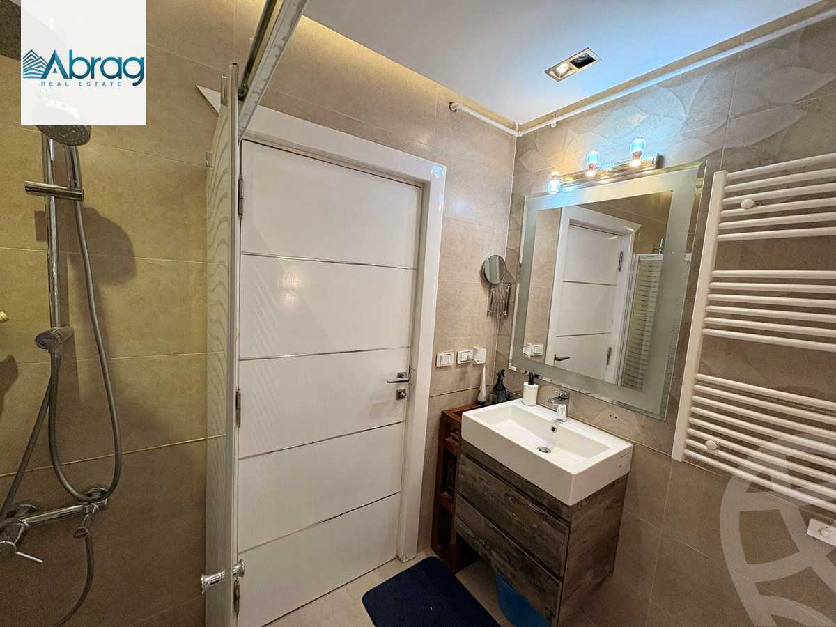 https://aqarmap.com.eg/en/listing/5758607-for-sale-cairo-el-sheikh-zayed-city-compounds-el-khamayel