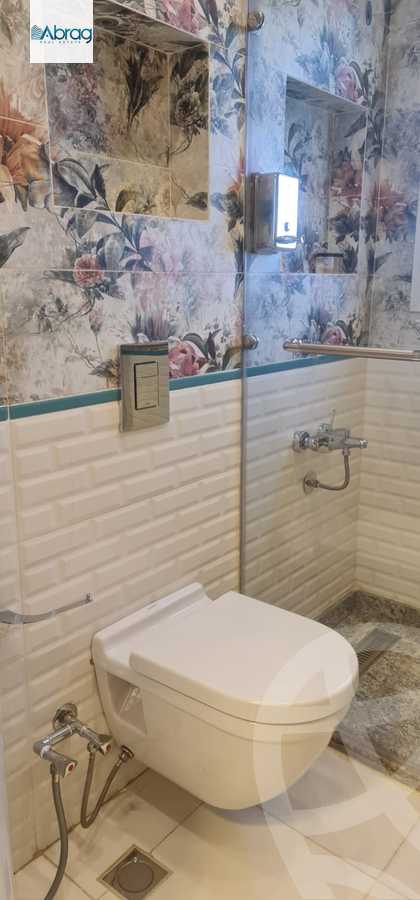 https://aqarmap.com.eg/ar/listing/5944130-for-sale-cairo-el-sheikh-zayed-city-compounds-beverly-hills