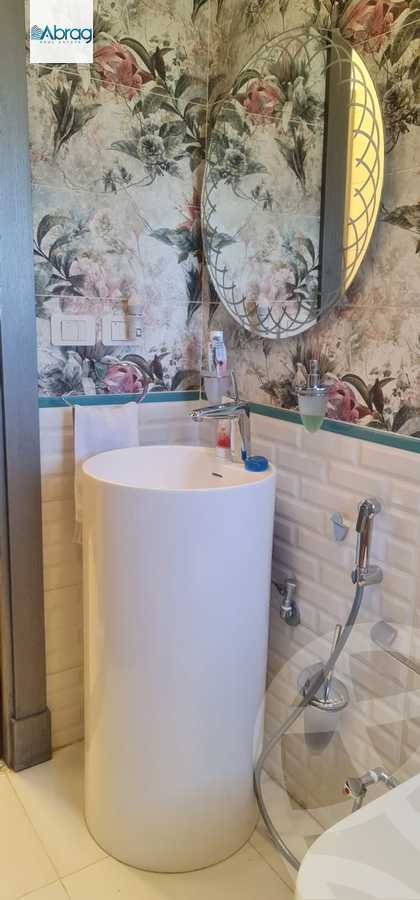 https://aqarmap.com.eg/ar/listing/5944130-for-sale-cairo-el-sheikh-zayed-city-compounds-beverly-hills