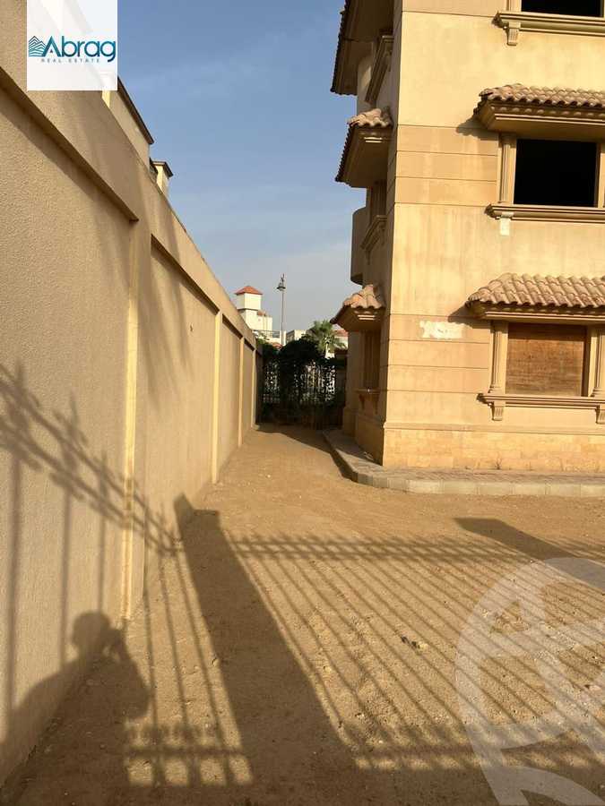 https://aqarmap.com.eg/en/listing/6228090-for-sale-cairo-el-sheikh-zayed-city-compounds-royal-city