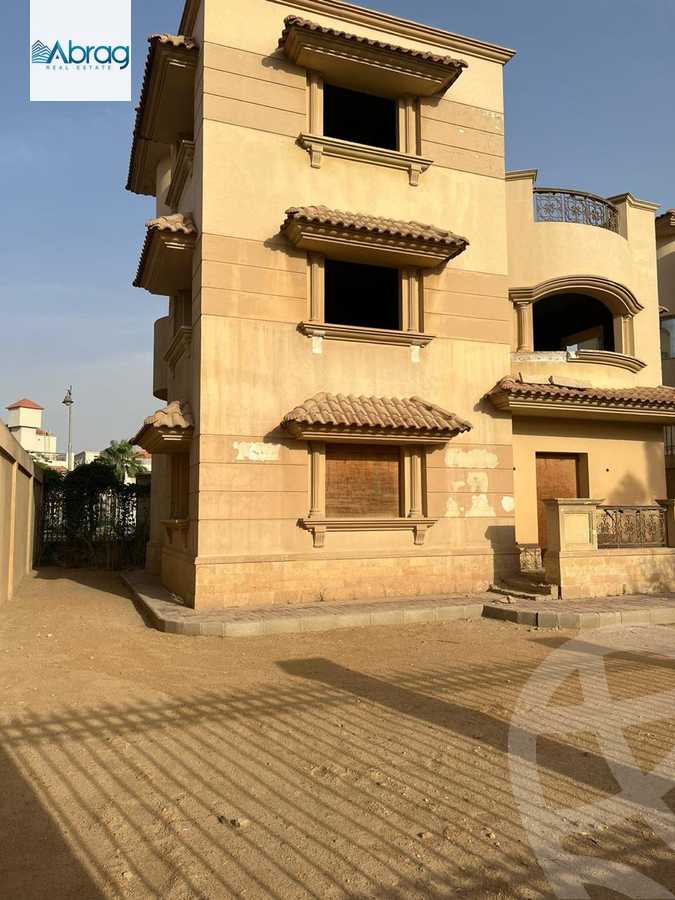 https://aqarmap.com.eg/en/listing/6228090-for-sale-cairo-el-sheikh-zayed-city-compounds-royal-city