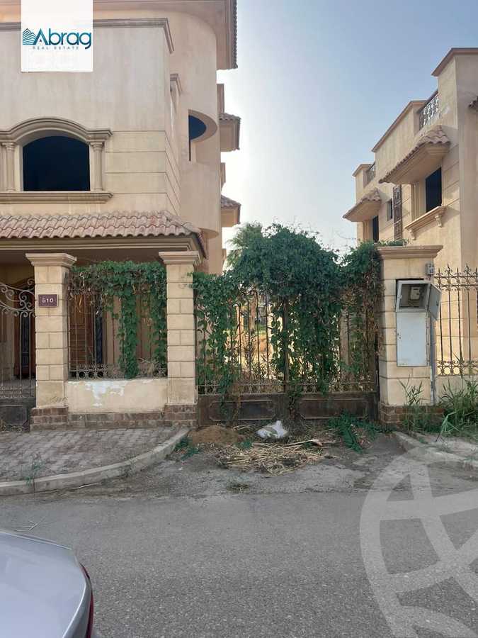 https://aqarmap.com.eg/en/listing/6228090-for-sale-cairo-el-sheikh-zayed-city-compounds-royal-city