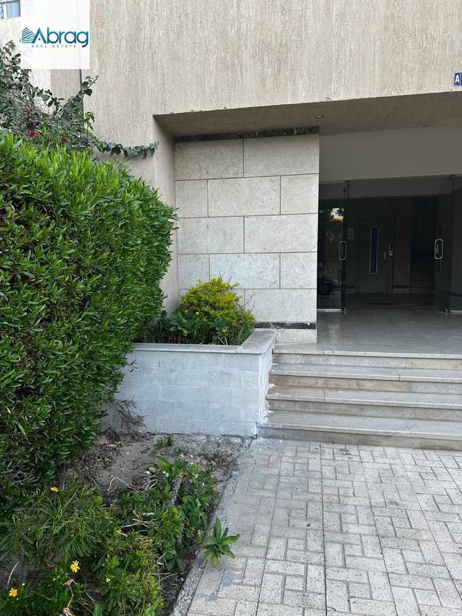https://aqarmap.com.eg/en/listing/6418416-for-sale-cairo-el-sheikh-zayed-city-compounds-el-karma-residence
