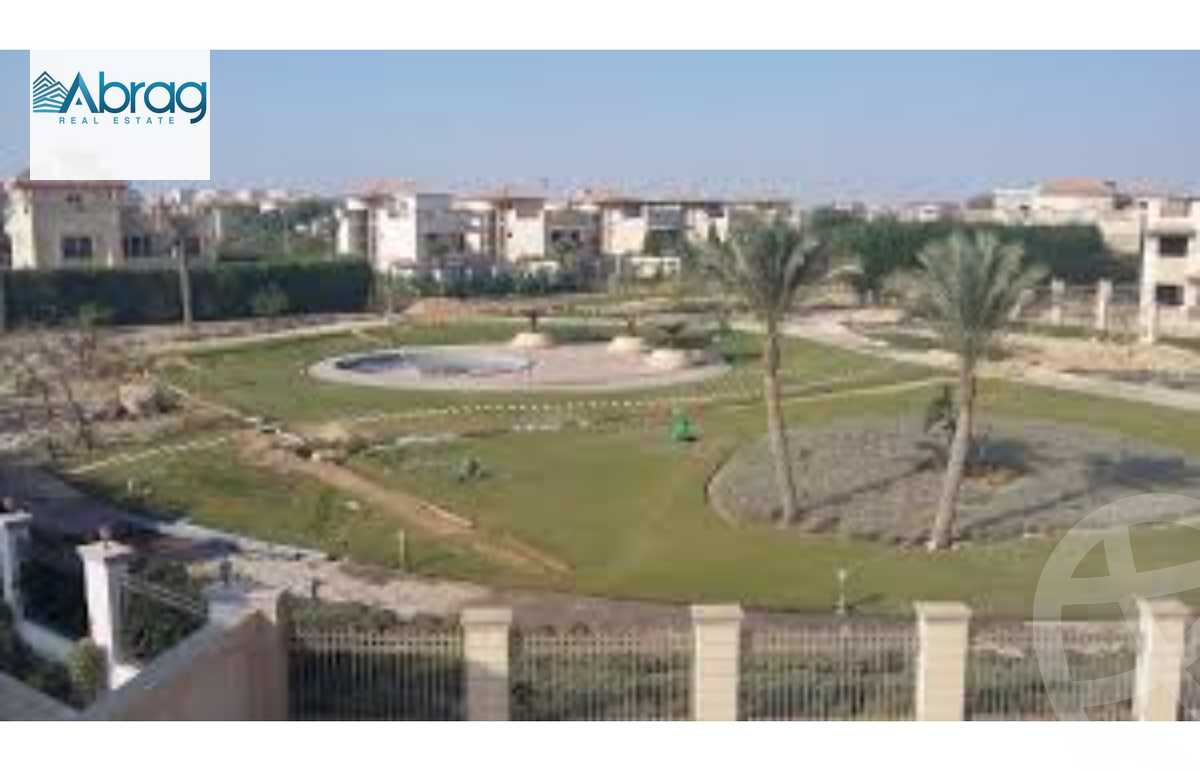 https://aqarmap.com.eg/en/listing/6476601-for-sale-cairo-el-sheikh-zayed-city-compounds-royal-city