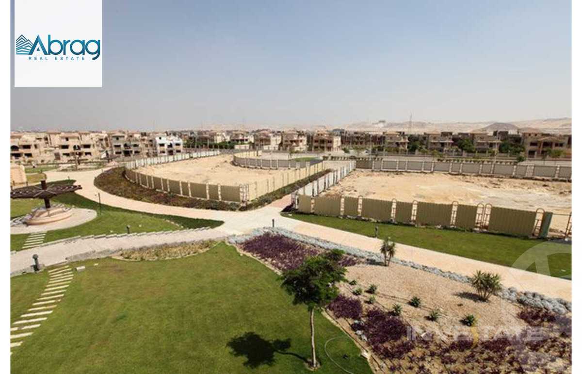 https://aqarmap.com.eg/en/listing/6476601-for-sale-cairo-el-sheikh-zayed-city-compounds-royal-city