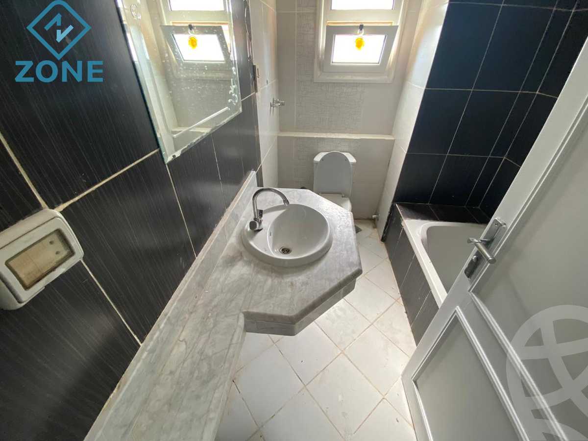 https://aqarmap.com.eg/ar/listing/3834709-for-rent-cairo-new-cairo-madinaty-lmntq-lwl-fylt-first-zone-villas