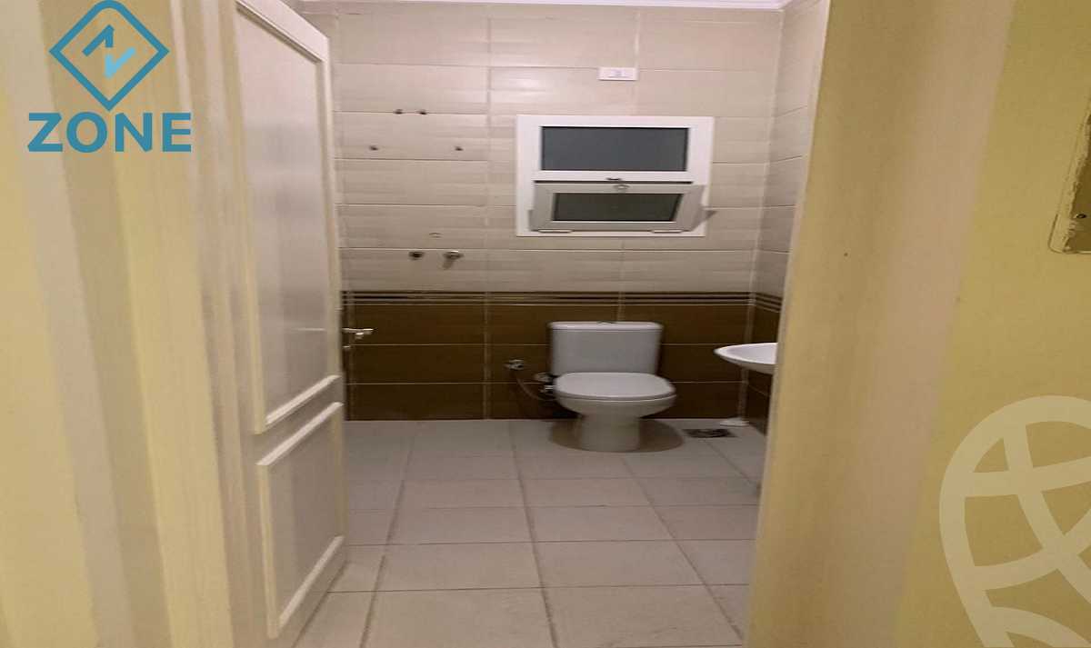 https://aqarmap.com.eg/ar/listing/3992807-for-rent-cairo-new-cairo-madinaty-lmntq-lwl-fylt-first-zone-villas