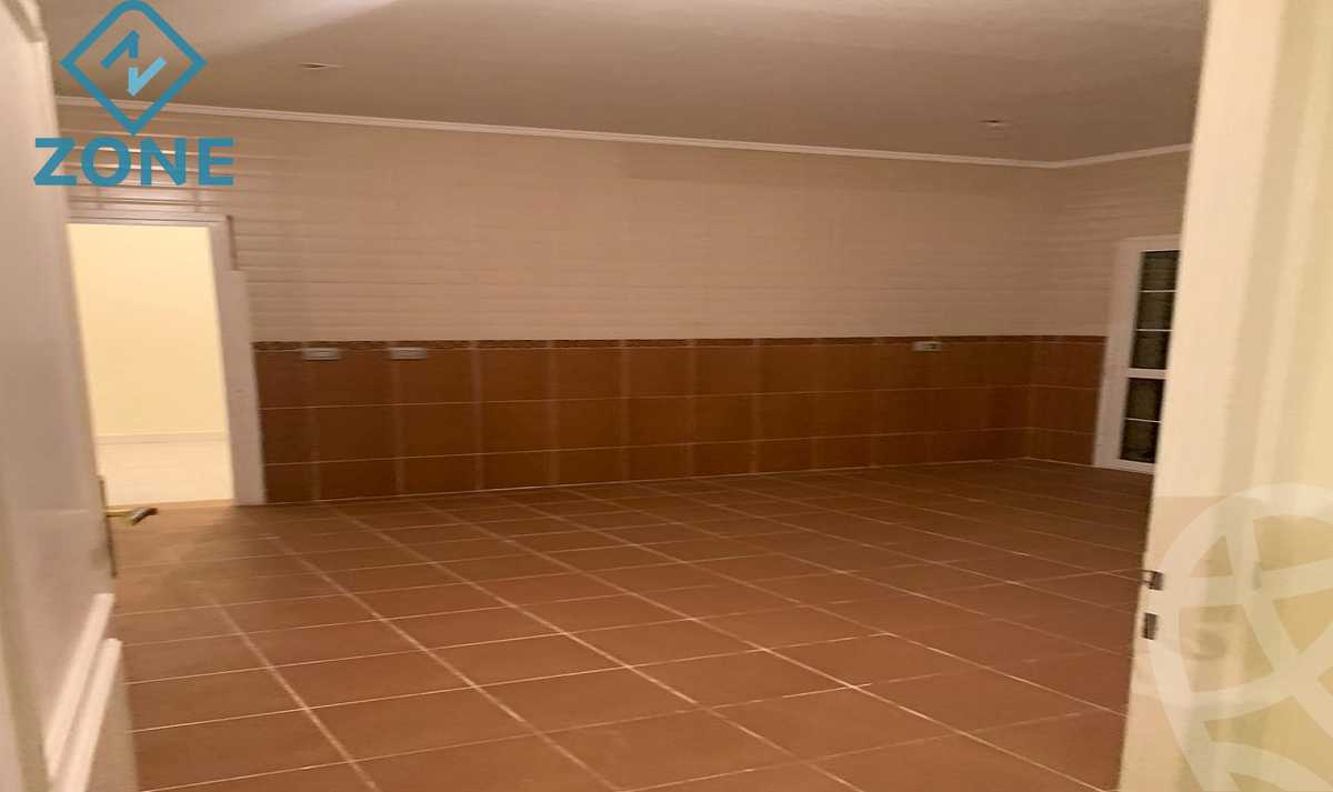https://aqarmap.com.eg/ar/listing/3992807-for-rent-cairo-new-cairo-madinaty-lmntq-lwl-fylt-first-zone-villas
