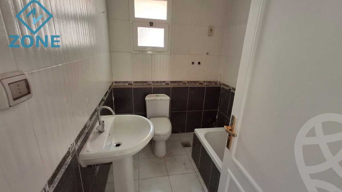 https://aqarmap.com.eg/en/listing/6024391-for-sale-cairo-new-cairo-madinaty-lmntq-lthnyh-fylt-group-10