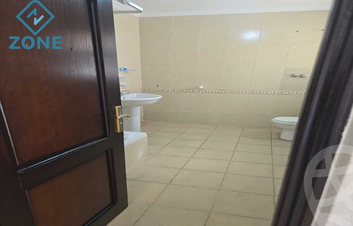 https://aqarmap.com.eg/ar/listing/6235373-for-sale-cairo-new-cairo-madinaty-third-zone-buildings-talaat-moustafa-road
