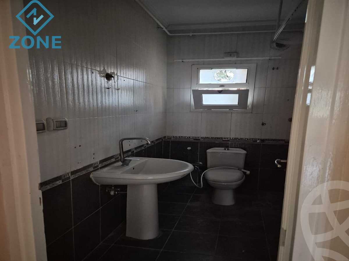 https://aqarmap.com.eg/ar/listing/6316820-for-sale-cairo-new-cairo-madinaty-lmntq-lwl-fylt-group-9