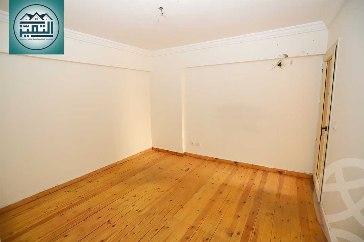 https://aqarmap.com.eg/ar/listing/4361859-for-sale-alexandria-kafr-abdo-shr-lsyd-skyn-bnt-lhsyn