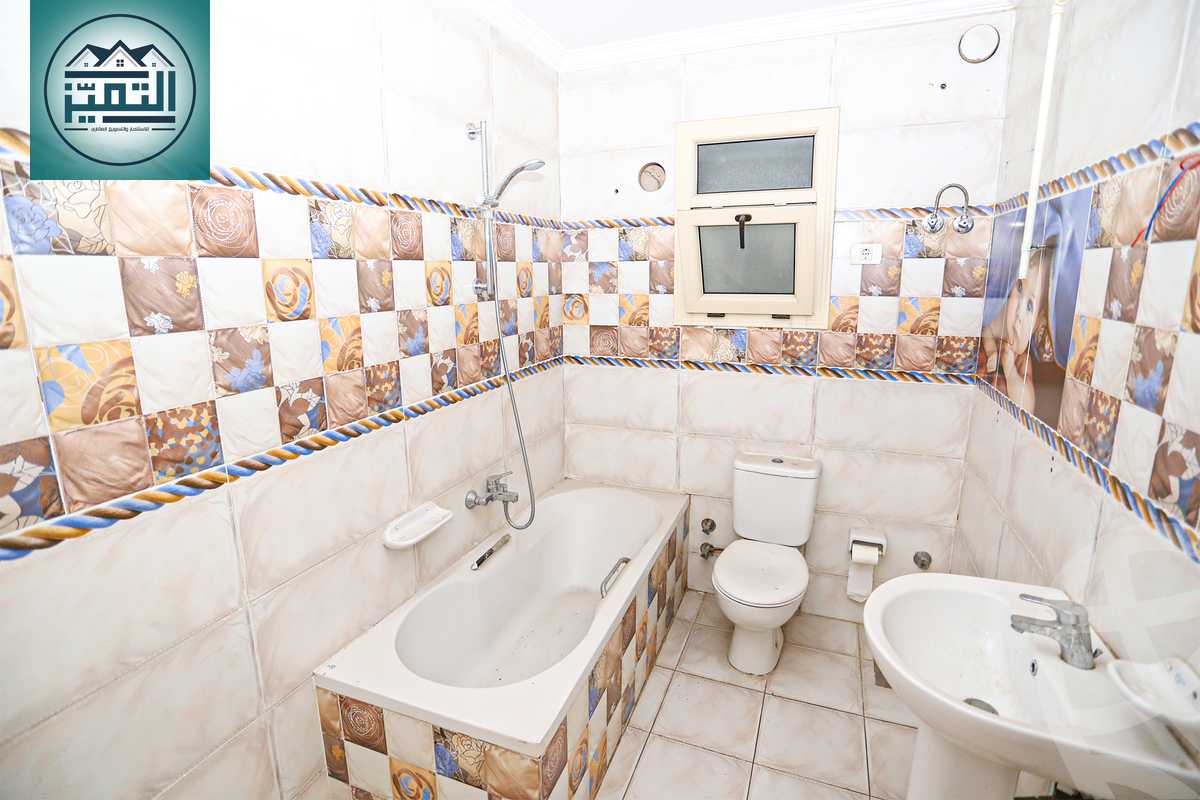 https://aqarmap.com.eg/ar/listing/4361859-for-sale-alexandria-kafr-abdo-shr-lsyd-skyn-bnt-lhsyn