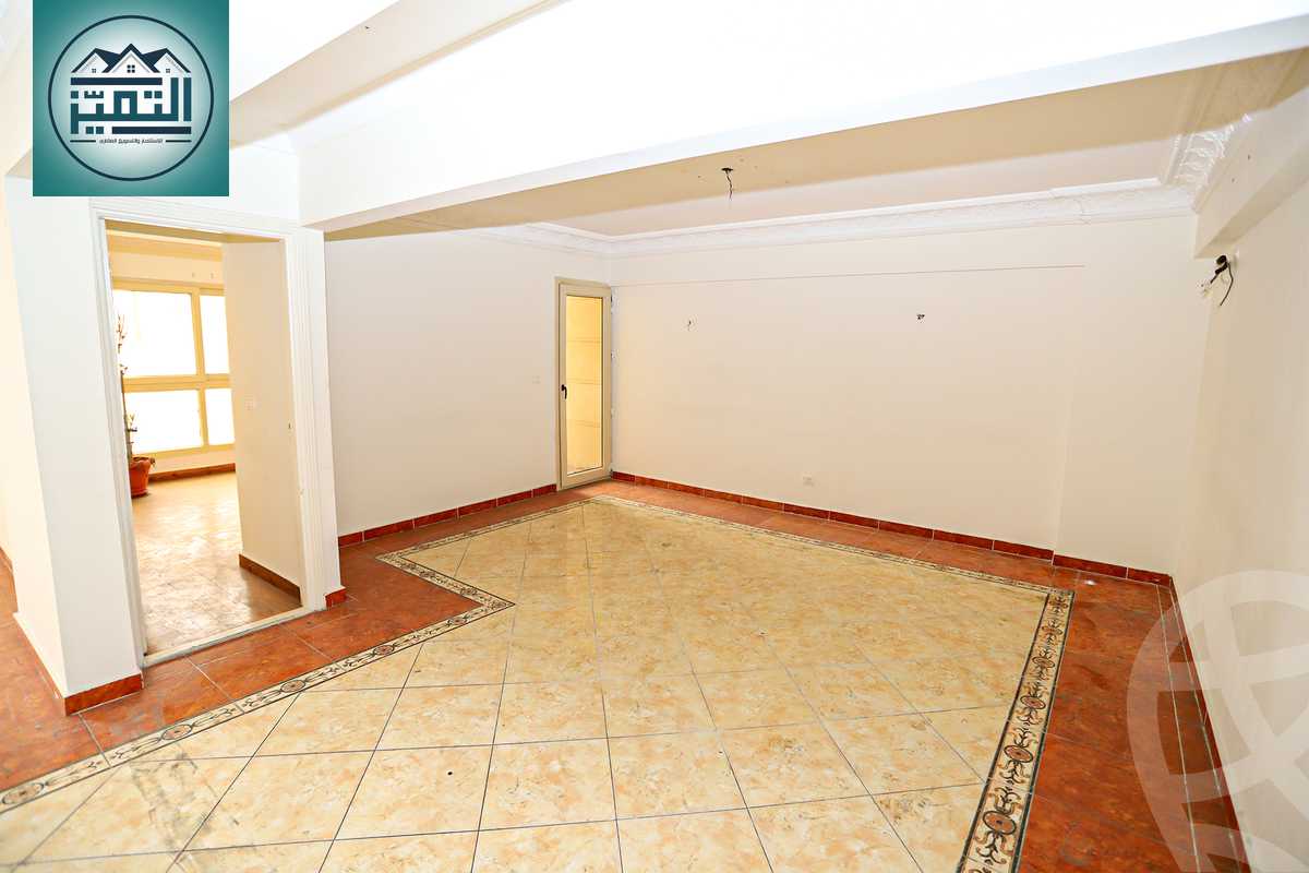 https://aqarmap.com.eg/ar/listing/4361859-for-sale-alexandria-kafr-abdo-shr-lsyd-skyn-bnt-lhsyn