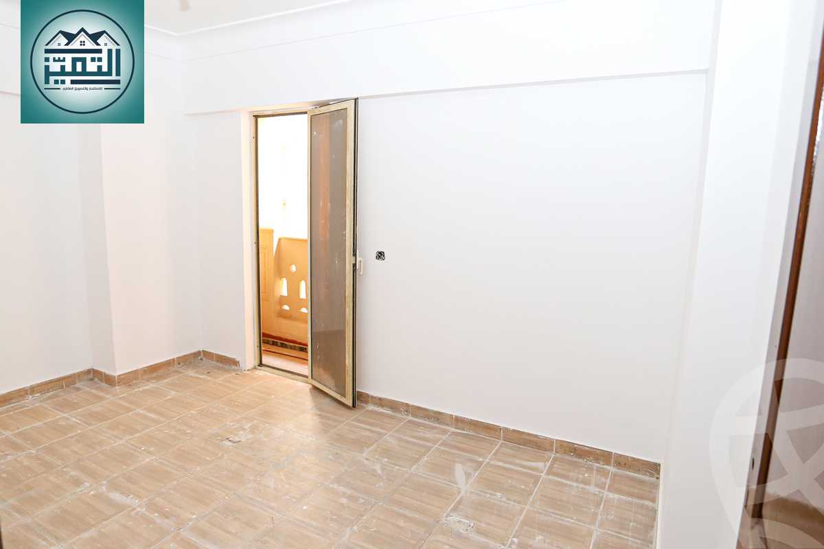https://aqarmap.com.eg/ar/listing/4361857-for-sale-alexandria-kafr-abdo-shr-lsyd-skyn-bnt-lhsyn