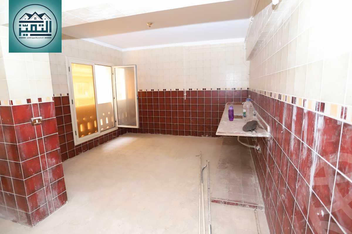 https://aqarmap.com.eg/ar/listing/4361857-for-sale-alexandria-kafr-abdo-shr-lsyd-skyn-bnt-lhsyn